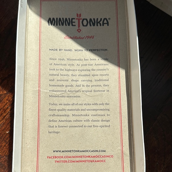 Men’s Minnetonka Brown Leather Slip on Shoes Sz 11 M New with box - Picture 2 of 4